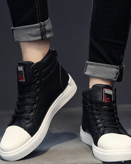 2025 new  Breathable soft sole Men's Casual Sports Shoes Korean Fashion Student jogging shoes youth board shoes