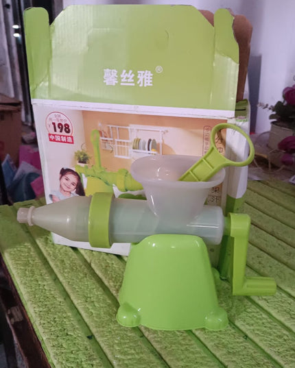 Manual Juicer Modern Plastic Fruit And Vegetable Juicer (1 Pc  Bowl Not Included)